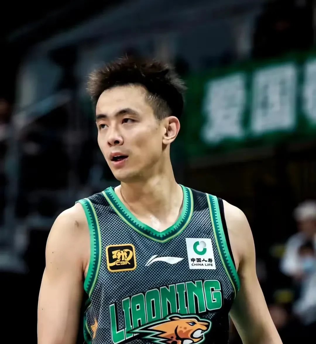 青岛男篮客场惊艳表现，一举夺冠