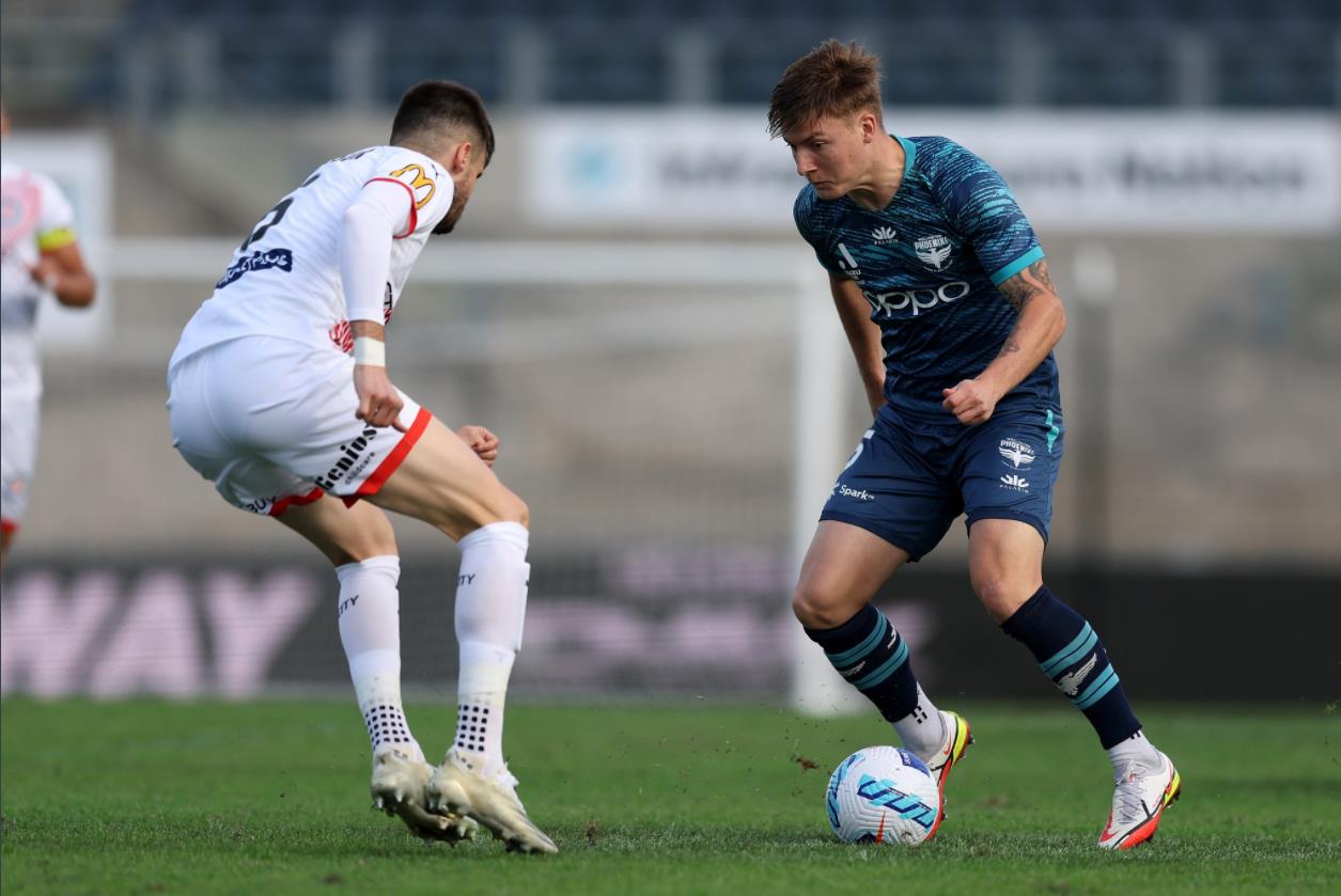 宁夏凤凰队主场落败，需调整比赛策略