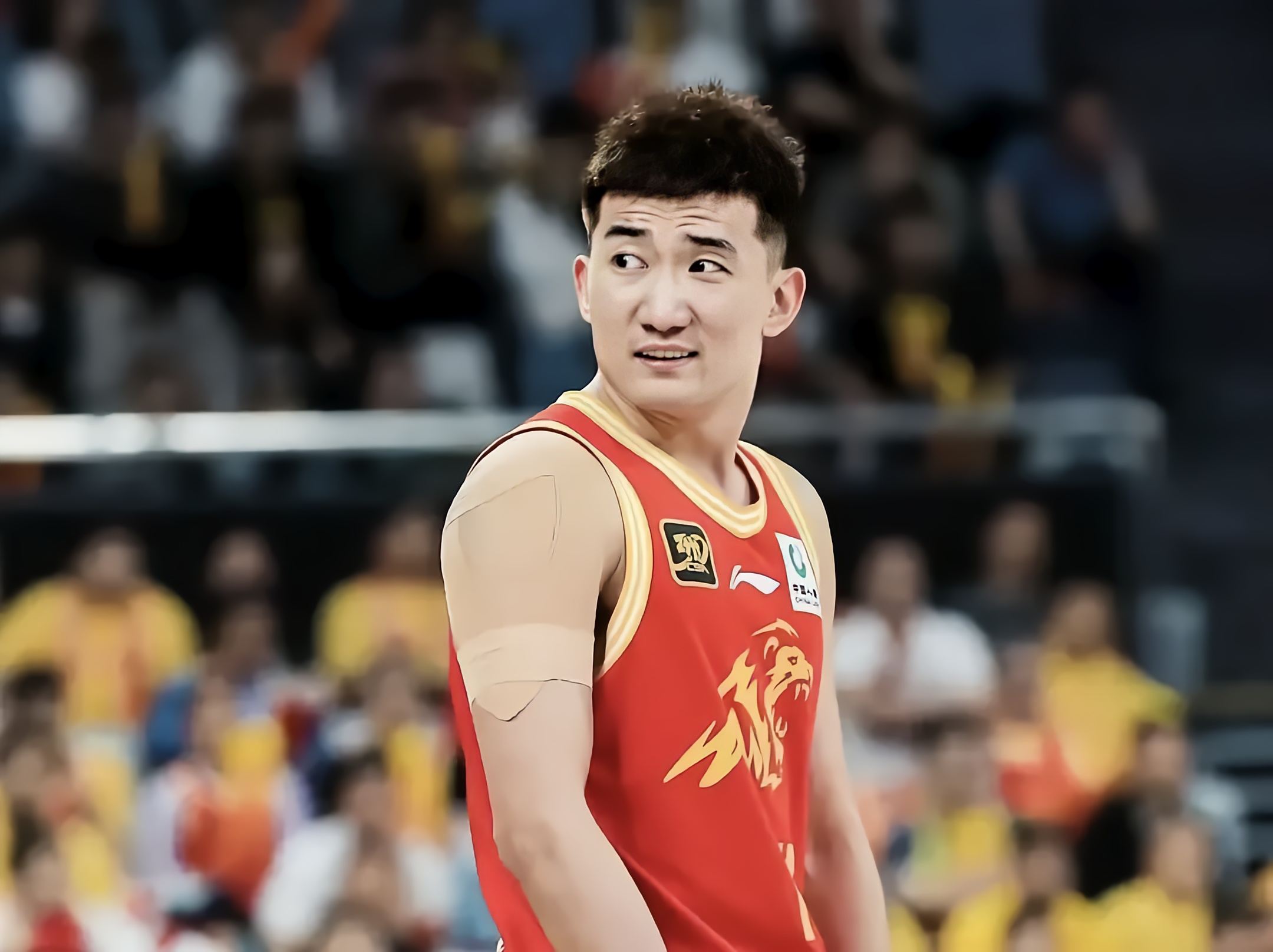 米兰体育培训-辽宁队主场压哨绝杀，实现四连胜持续领跑